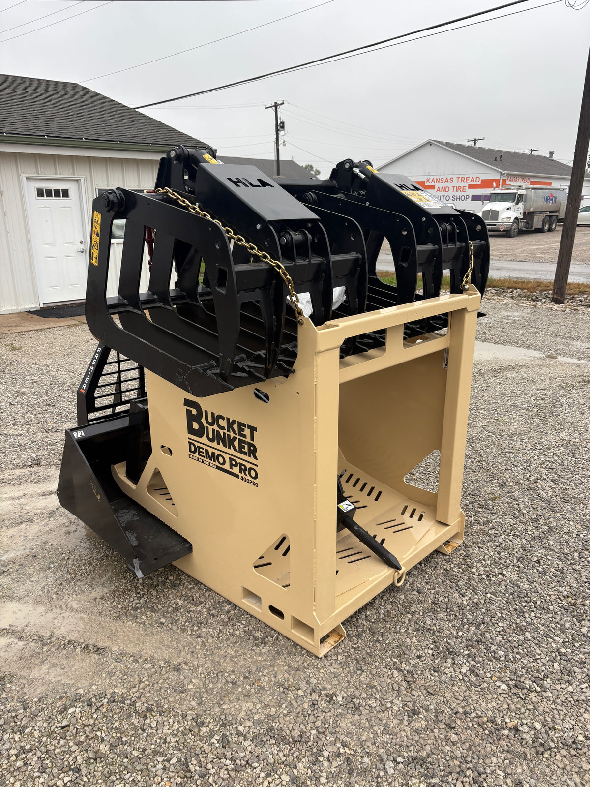 Bucket Bunker working set loaded for transport.